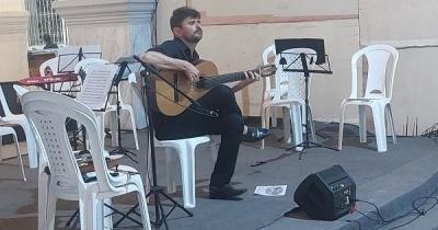 Apresentação do violonista Josué Costa na igreja do Amparo em Teresina