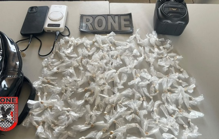 PM-PI apreende 170 invólucros de crack e conduz casal na zona Norte de Teresina
