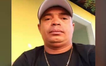 Parentes e amigos dão o último adeus ao Lelé