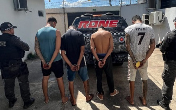 PM prende quatro homens e apreende arma de fogo, entorpecentes e munições em Teresina