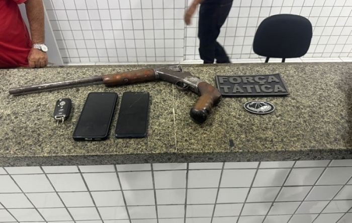 PM-PI prende dois homens com arma de fogo artesanal durante abordagem em Parnaíba