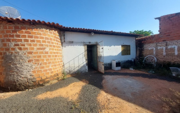Ladrões arrombam residência levam vários objetos