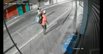 Polícia Militar prende quatro suspeitos de furtos a lojas no Centro de Teresina e recupera materiais