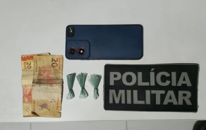 Homem é preso com  invólucros de cocaína durante abordagem da PM em Ribeiro Gonçalves