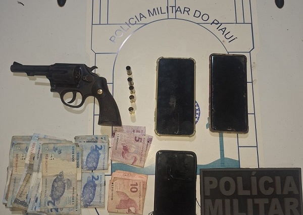 PM-PI apreende arma de fogo, celulares e dinheiro após roubo na zona rural de Barras