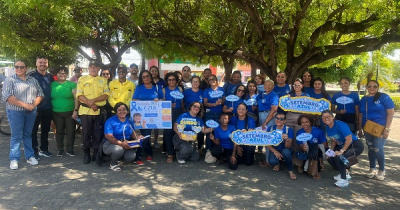 Acadêmicos de educação bilíngue fizeram uma passeata celebrando o Dia Nacional dos Surdos