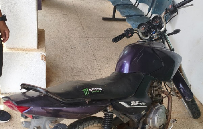 PM-PI apreende motocicleta com chassi suprimido durante blitz em Amarante