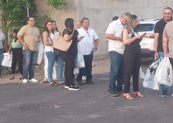 Ministro Zanin determina a prorrogação do horário de votação até às 19h