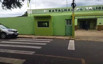PM atende denúncia de maus-tratos a animais e conduz homem à delegacia