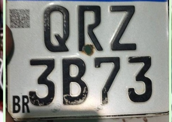 CLASSIFICADOS: Encontrada a placa de uma motocicleta