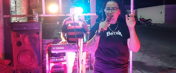 Noite de Música e Sabor: Lindalva Rodrigues agita público no Espeto e Cia em Floriano