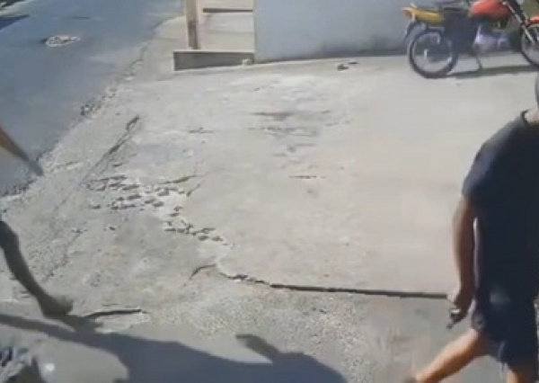 Veja imagens do assalto que aconteceu ontem no supermercado Ambrósio