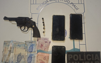 PM-PI apreende arma de fogo, celulares e dinheiro após roubo na zona rural de Barras