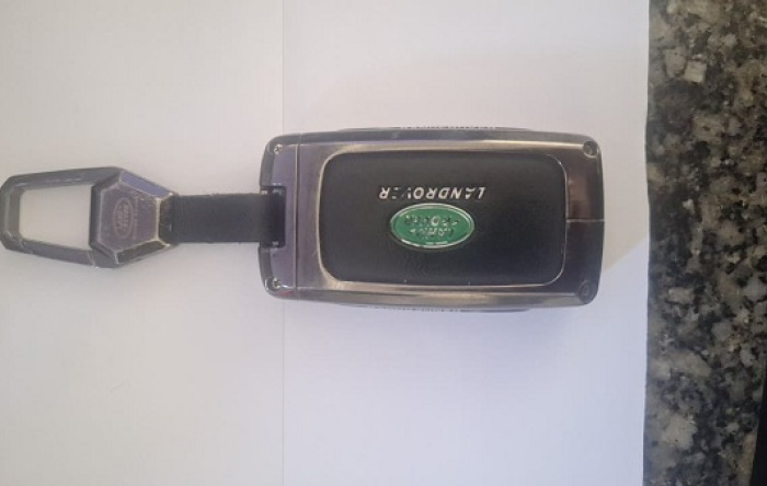 CLASSIFICADOS: Encontrada a chave de um carro Lan Rover perto do posto R Sá