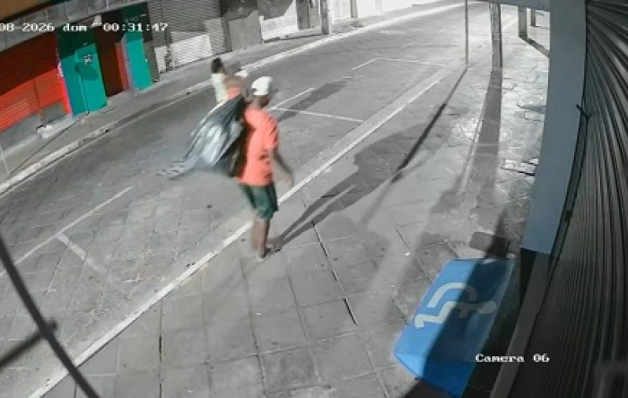 Polícia Militar prende quatro suspeitos de furtos a lojas no Centro de Teresina e recupera materiais