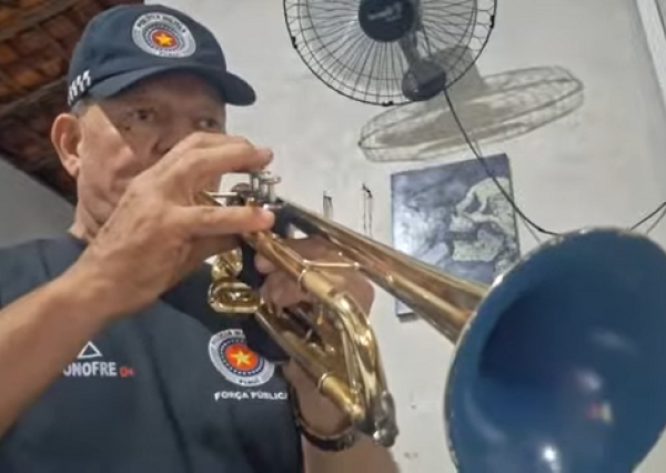 Ensaio compartilhado. Naquela Mesa, com Onofre Nascimento no Piston