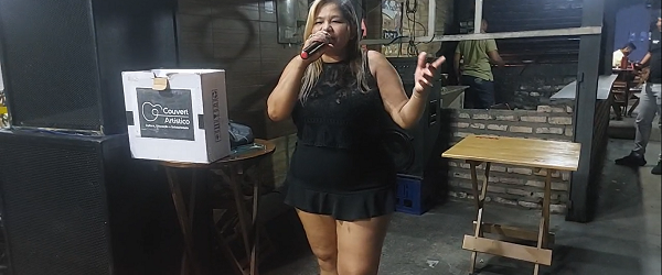 Regina Morão encanta o público com show no Espeto & Cia em Floriano