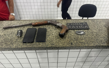 PM-PI prende dois homens com arma de fogo artesanal durante abordagem em Parnaíba