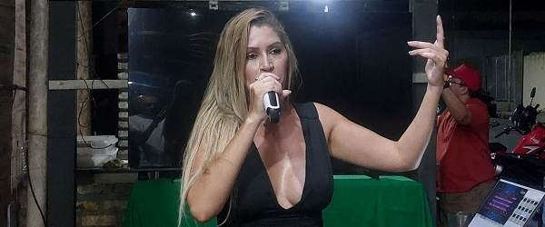 Cristiana Fernandes cantou e encantou na noite de ontem no Espeto e Cia