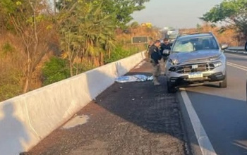Ciclista morre ao ser atropelado por um carro de passeio na BR 230 em Floriano
