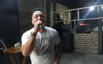 Gleysinho Show agita o público no Espeto e Cia no Bairro Irapuá