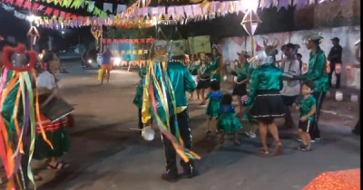 Arraiá do bairro Caixa d'Água iniciou com a apresentação do Bumba Meu Boi