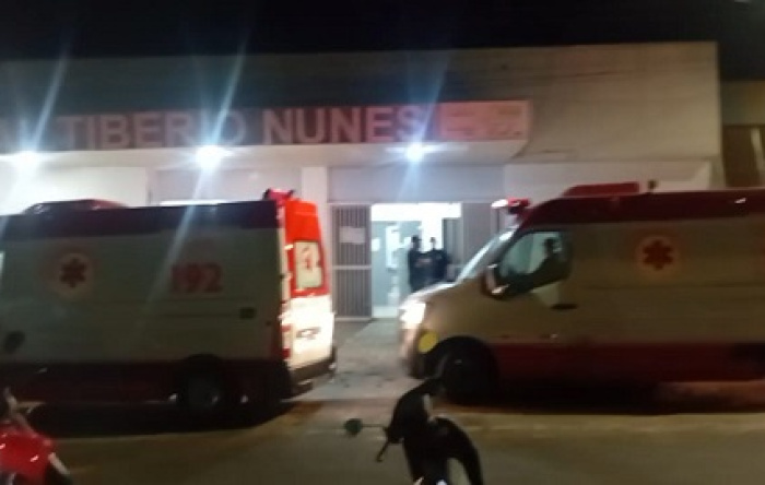 Homem é atingido com um golpe de faca no peito direito e a companheira é principal suspeita
