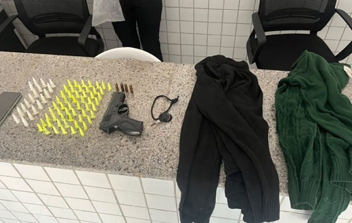 PM-PI prende homem com entorpecentes e simulacro de arma de fogo em Barras