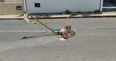 Buraco em via pública e sinalização improvisada causam perigo na Rua Fernando Marques
