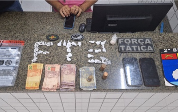 Polícia Militar prende dois suspeitos de tráfico e apreende drogas após flagrante de venda no litoral do Piauí